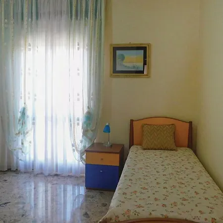 Nice In W/ Wifi And 4 Bedrooms Apartmán Amantea